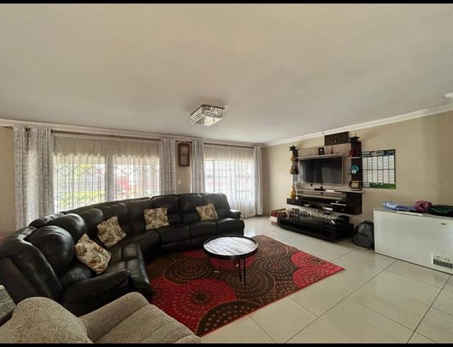 3 BEDROOM HOUSE FOR SALE IN STRUBENVALE